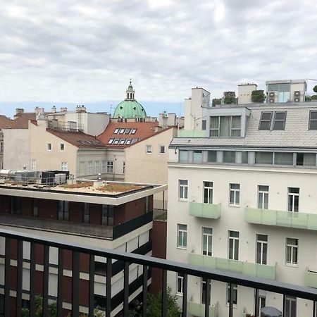 Moderne Trifft Tradition Im Herzen Wiens Exterior foto